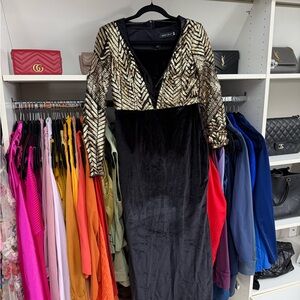 Elegant Black and Gold Long Sleeve Dress